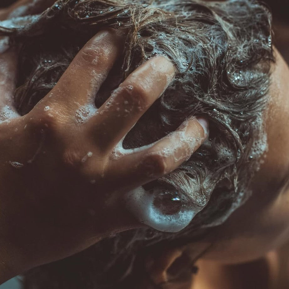 Rosemary Oil vs. Minoxidil: A Natural Alternative for Men’s Hair Loss?